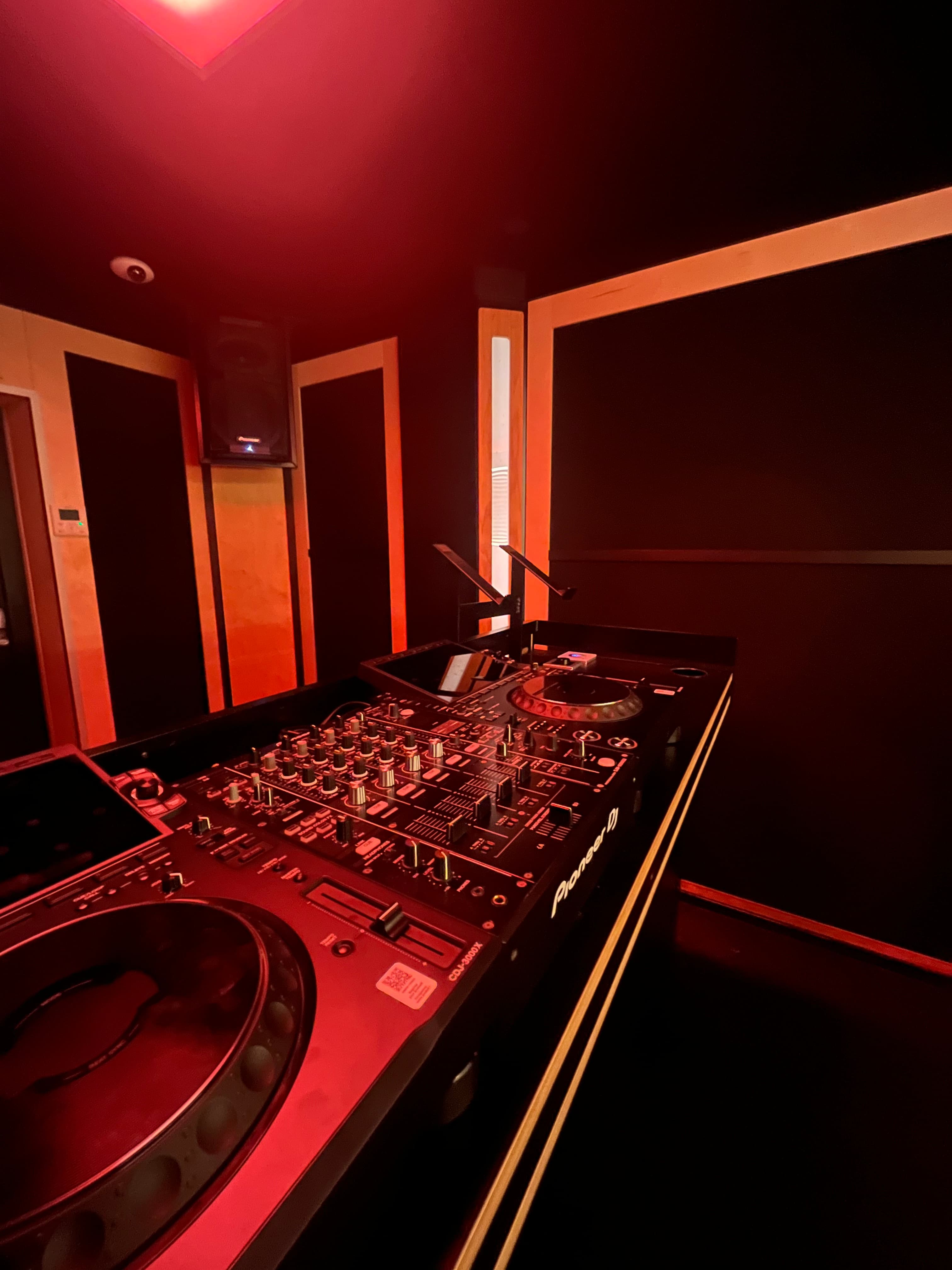 DJ Studio